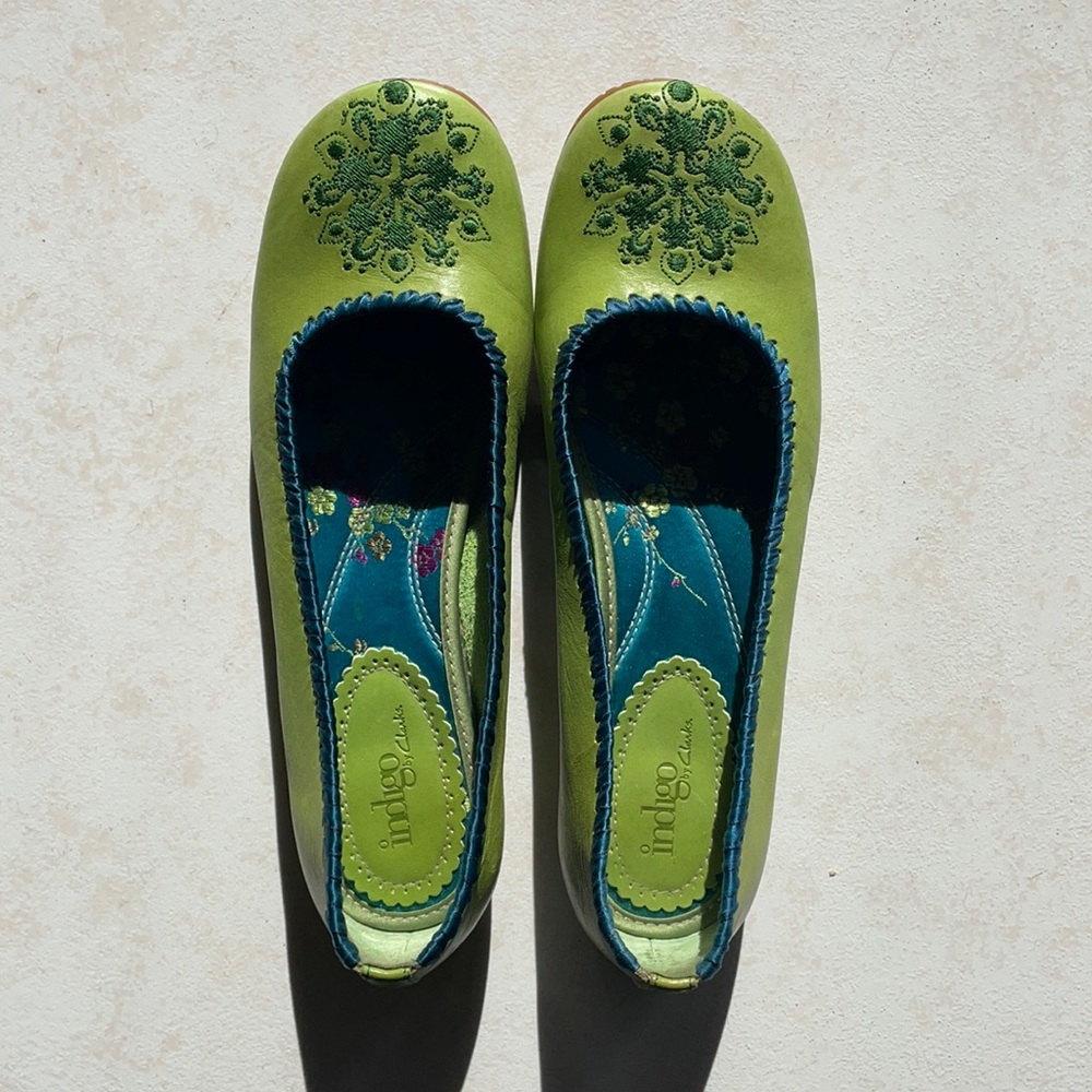 NWOT Indigo by Clarks Size 7 Leather